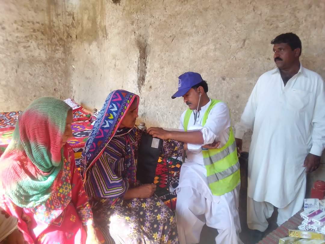 alkhidmatsindh's tweet photo. فریدآبادسمیت سندھ بھر کے سیلاب متاثرہ علاقوں میں مریضوں کو مفت ادویات کی فراہمی کا سلسلہ جاری ہے۔
آپ بھی الخدمت فاؤنڈیشن کے”تعمیر وطن پروگرام“ میں اپنا کردار اداکریں۔

#AlkhidmatFloodRelief #tameereWatan #Pakistan #sindh #help #need #donate https://t.co/PFpvDVB3zd