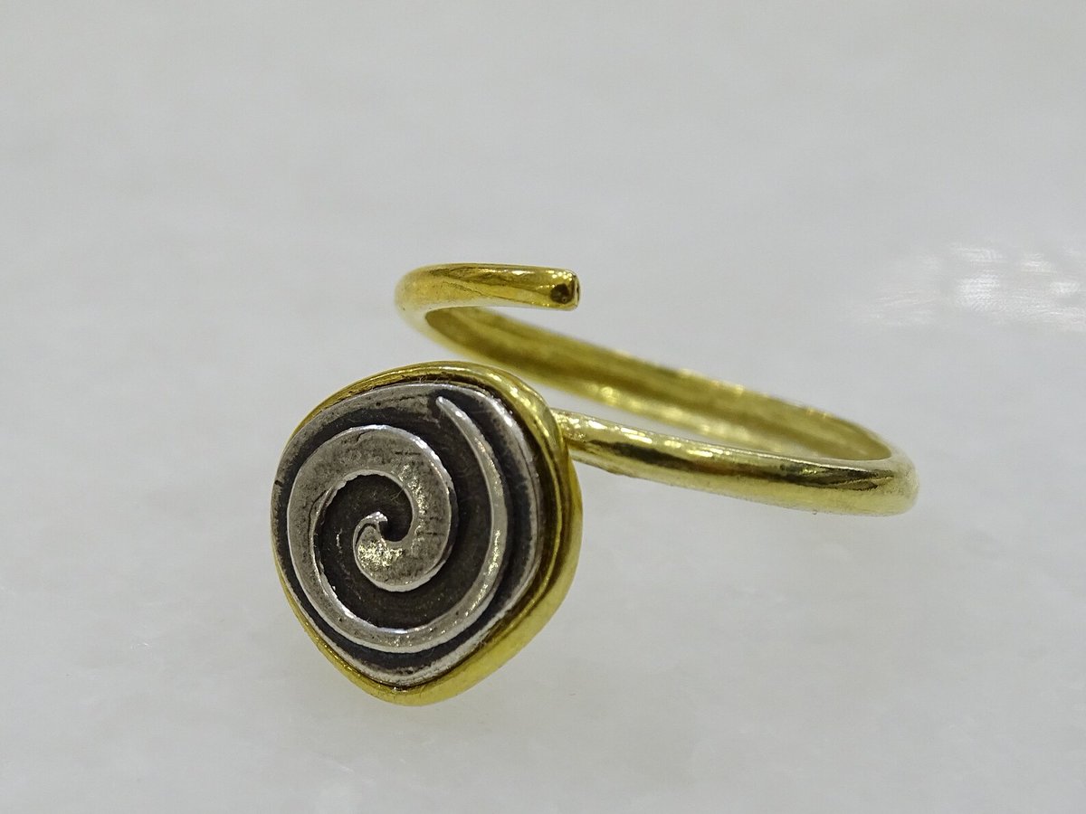 info_seeker12's tweet image. Spiral Bicolor Adjustable Ring, Silver open ring, Everyday Ring, Greek Design Ring, Ancient Greek Ring, Geometric Ring, Mother spiral Gift
 #RingSilver #MotherSpiralGift #GreekDesign #RingGeometricRing #ring #EverydayRing #IchorJewelry #EtsySeller

👉etsy.com/listing/130250…