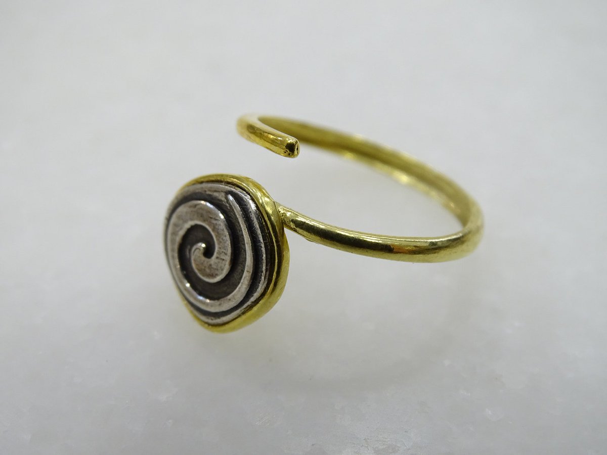 info_seeker12's tweet image. Spiral Bicolor Adjustable Ring, Silver open ring, Everyday Ring, Greek Design Ring, Ancient Greek Ring, Geometric Ring, Mother spiral Gift
 #RingSilver #MotherSpiralGift #GreekDesign #RingGeometricRing #ring #EverydayRing #IchorJewelry #EtsySeller

👉etsy.com/listing/130250…