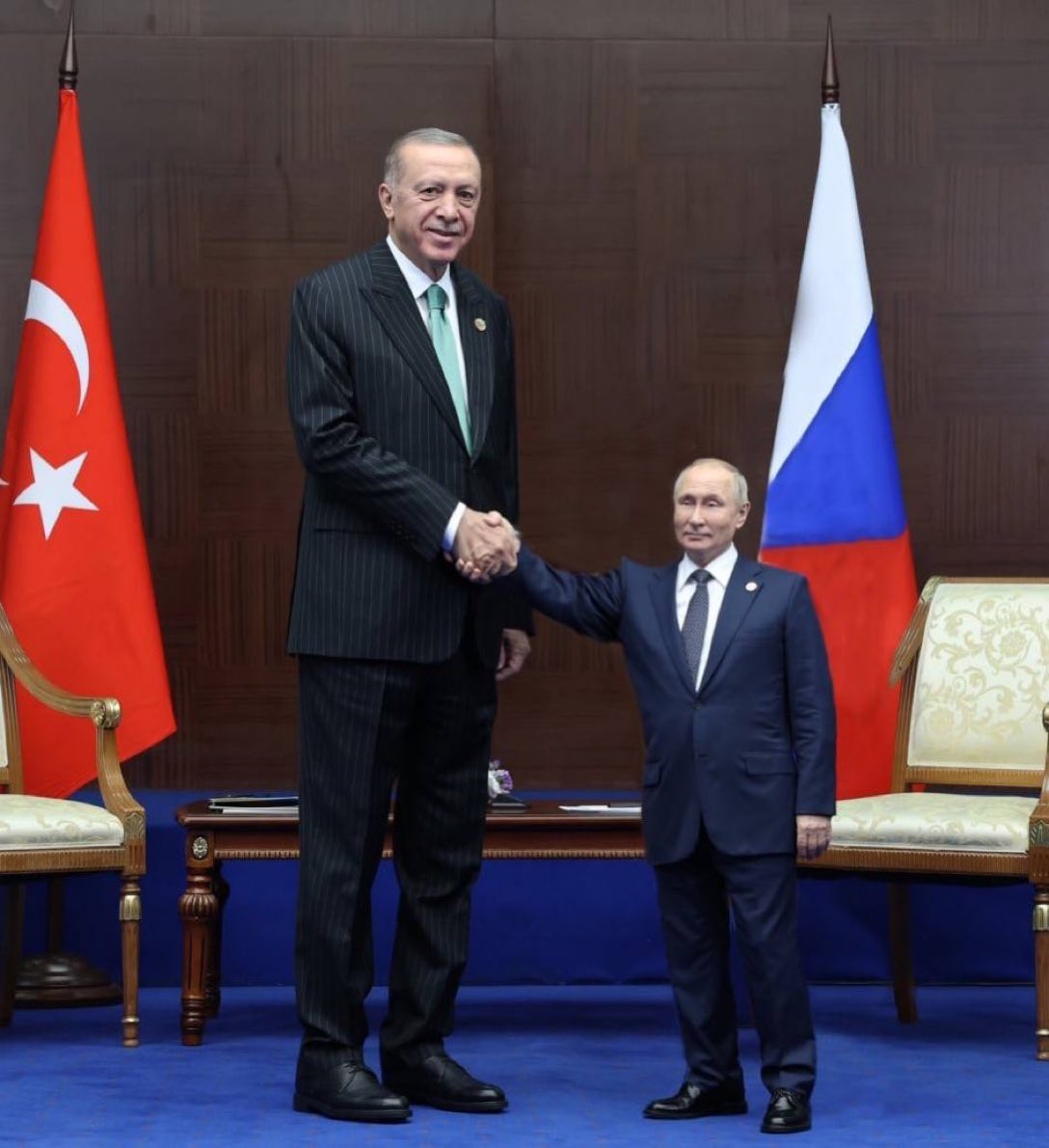 FilonenkoOles's tweet photo. Путин: мы выходим из зерновой сделки
Эрдоган: вы не выходите из зерновой сделки
Путин: мы не выходим из зерновой сделки https://t.co/tNxDYgGeo0
