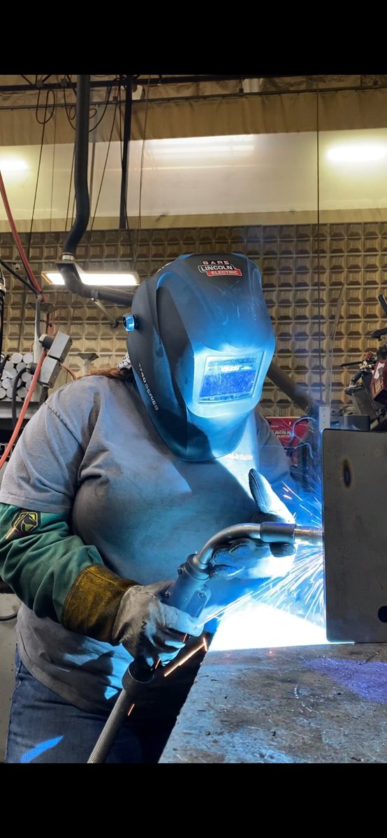 Check out WCC student Lindsey B!  A Franklin County High School Senior, who started WCC as a sophomore. After two years in Precision Machine Technology, she now is a Work-Based Learning student working at Wood-Mizer. Upon graduation, she has been offered a full-time position!