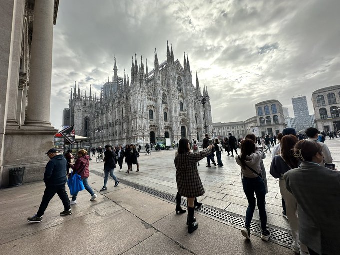 #tyranuの旅行記

ミラノ大聖堂格好よすぎる……
イタリア・ゴシックの最高傑作だよホンマ… 