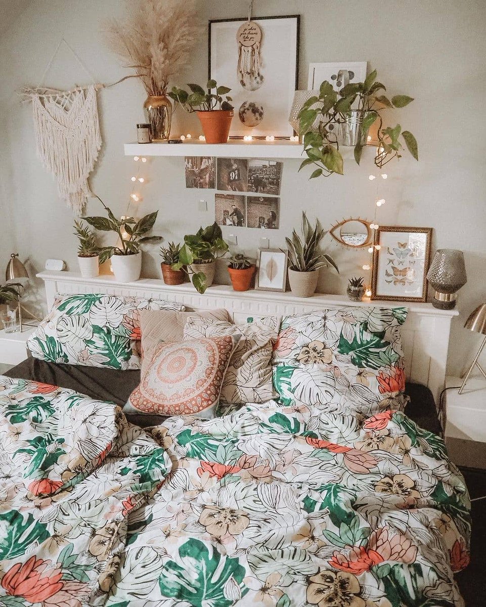 Gorgeous bedroom 🧡🌿💛🌿 Isn't it?
.
.
.
.
.
.
.
#interioryesplz #smallbedroom #bedroomstyle #dormroomdecor #topstylefiles #prettylittleinteriors #myhyggehome #hyggetime #uohome #scandiboho #mybohohome #cozystyle #bohoinspo #bedroomdetails #bedroomplants #bedroominteriors