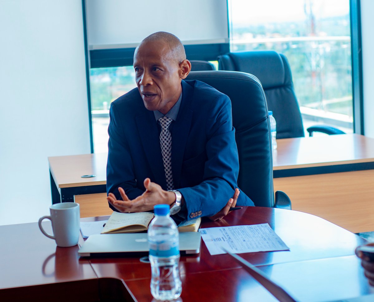 Today, State Minister in charge of Primary Health Care @DrMpunga chaired a joint meeting between different government agencies at @RwandaFDA HQs, to tackle the issue of illegally-processed drugs present at the local market.