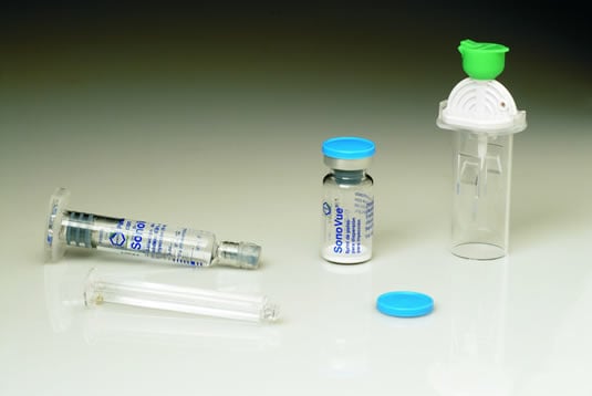 El control ecográfico post-embolización de mioma, según nuestro protocolo, se realiza a los 2 meses.
El contraste ecográfico ayuda a que las estructuras adyacentes del utero se hagan visibles durante la prueba de imagen.

Usamos  #SonoVue