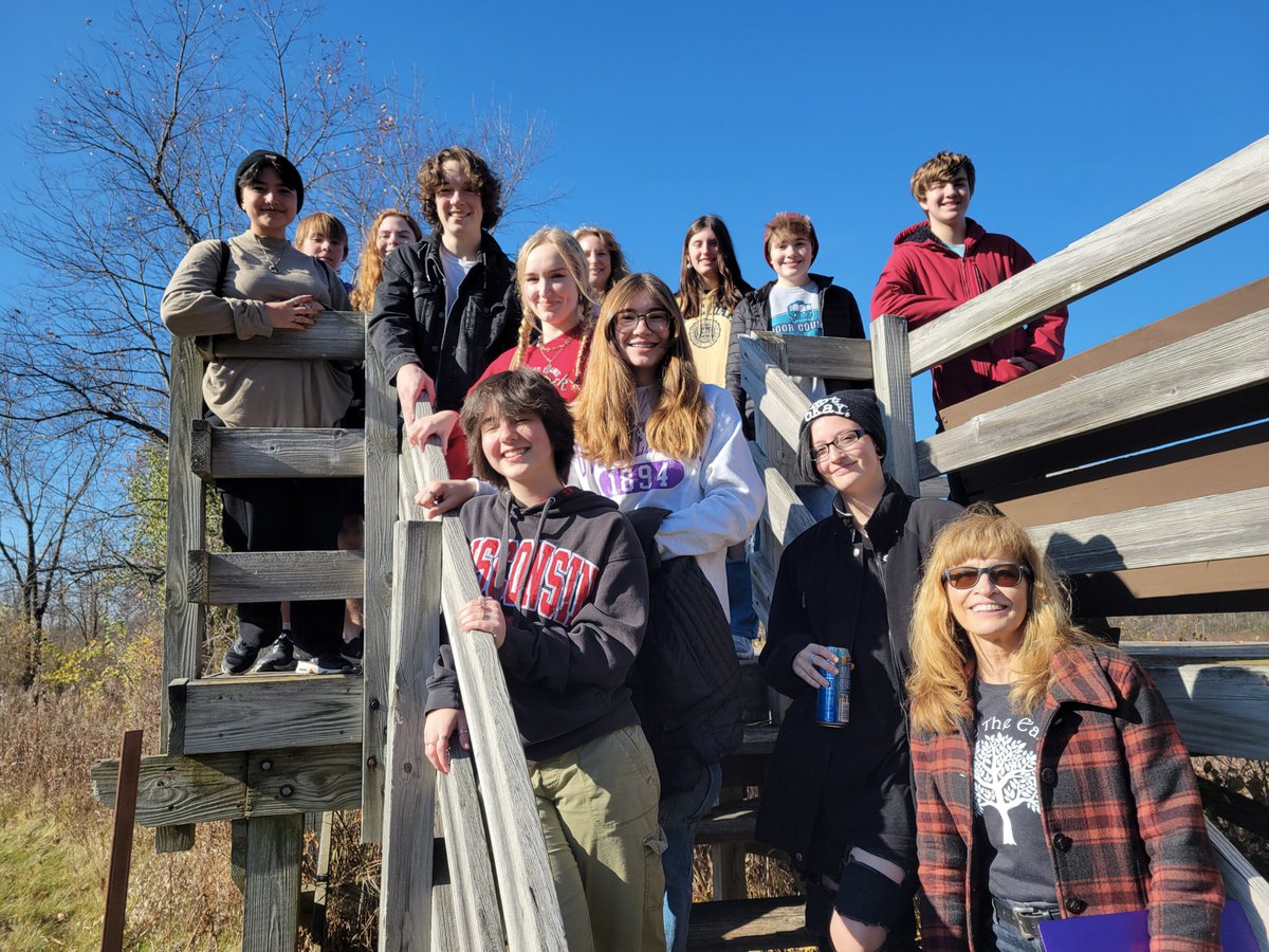 WaukeshaNorth1's tweet photo. Last week, members of Waukesha North's Ecology Club completed a hike at Retzer Nature Center. Ms. DiMaggio was their nature guide -- she really knows her stuff! The group identified animal tracks/edible plants and birds. With apps in hand, they had a blast identifying things! https://t.co/OJzNahr5pC