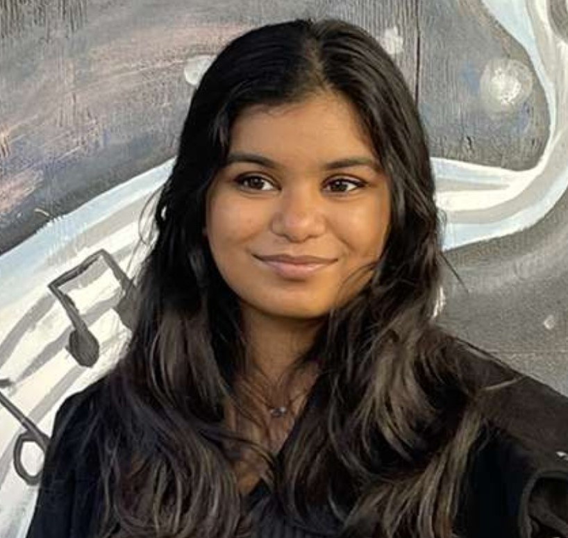 APSPhysiology's tweet image. Research presented last week at #Comparative2022 suggests food security could be harmed by warming ocean &amp;amp; accelerated development in white seabass caused by #ClimateChange. Read more: ow.ly/j6pM50LptT3. Pictured: First author @RiaBhabu. CC:  @Scripps_Ocean @martin3guerres