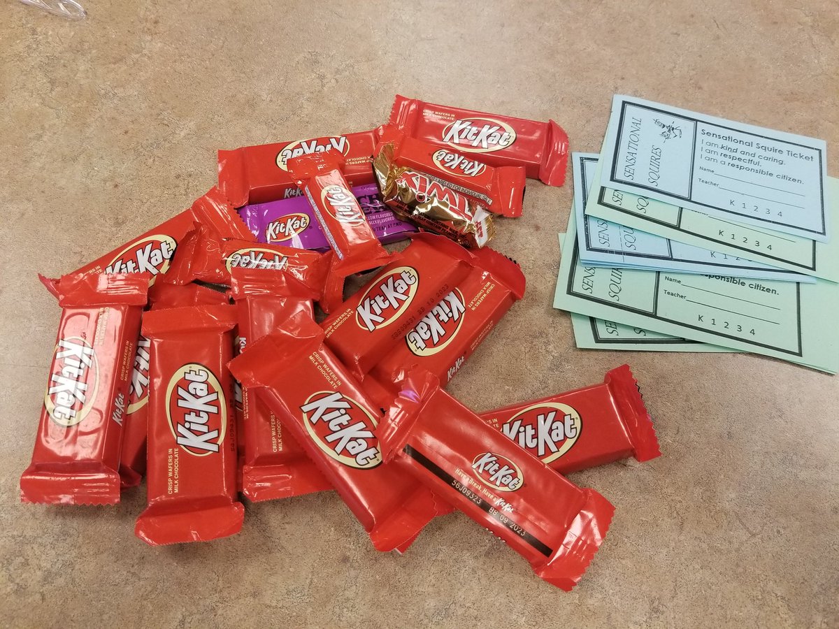 I was only kidding (kind of) when I told 2nd Grade they'd get a Squire Ticket if they brought me a Kit-Kat. 🤷‍♀️  Such a fun class!
💚💚