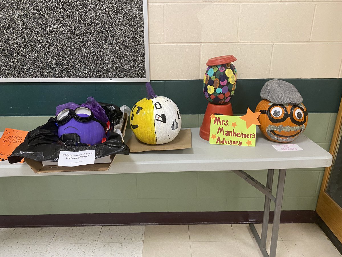 MsManheimerLMS's tweet photo. Our annual advisory pumpkin decorating contest ended today. They all came out amazing! 🎃 Congratulations to Ms Oliver’s advisory and Ms Morgan’s advisory for winning! @LMS8thhistory https://t.co/Hi0iXnpcH7