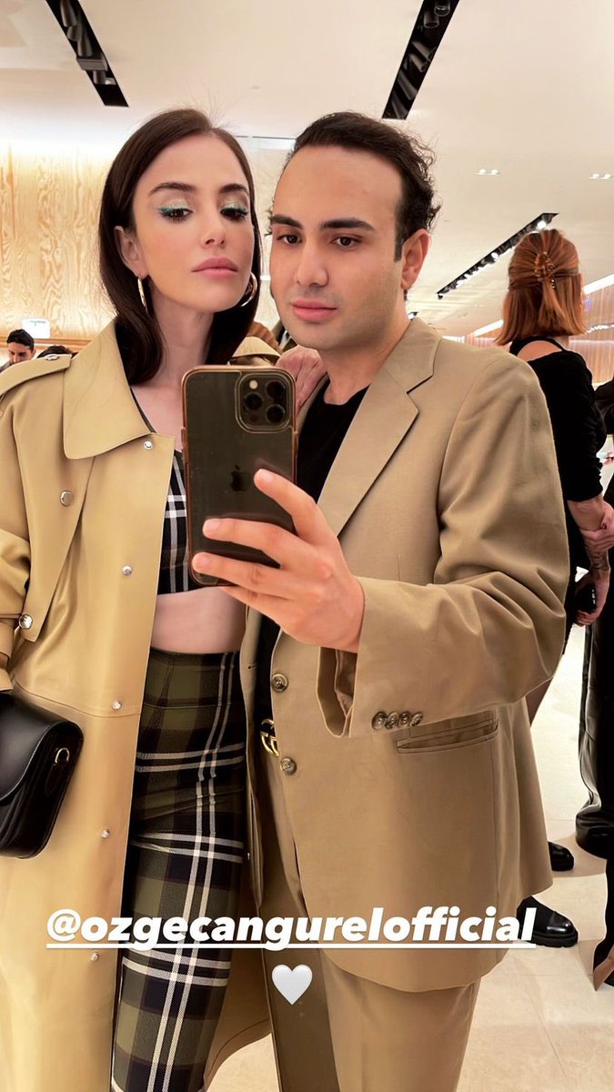 yagmure1997's tweet photo. #ÖzgeGürel gene mi çok güzeliz bebeğim ❤️🧿 https://t.co/AQpj3WWZDO