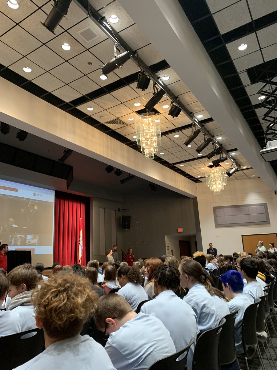 MsWowISD's tweet photo. Visiting UCM with our 6th graders! “I think maybe I would like to go to college!!” #isdstrong #bridgerbold #AVID @BridgerMiddle6 @ISDSchools @UCentralMO https://t.co/fc2A8beViA