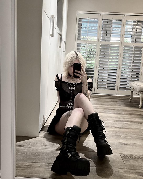 i love stomping on men https://t.co/1kzA6LWq4G