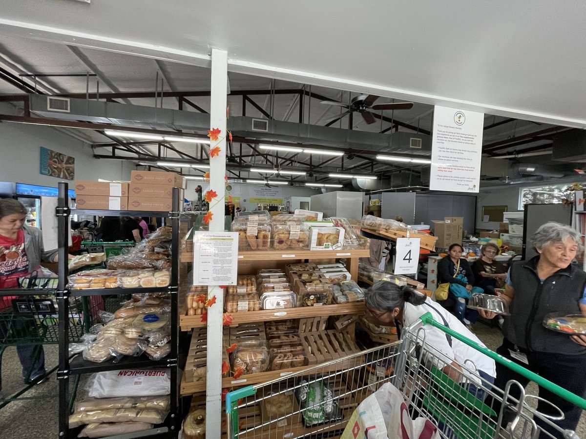 It’s that time of year again… Time to #Giveback to our local communities! Thank you <a href="/FeedNCorg/">FeedNC</a> for allowing us to be part of this mornings pantry and thank you <a href="/julestwentysix/">Julestwentysix</a>, <a href="/amberpedro1/">Amber Pedro</a>, and <a href="/Taschposh/">Tasch</a> for holding it down! <a href="/ATTimpact/">AT&T Impact</a>