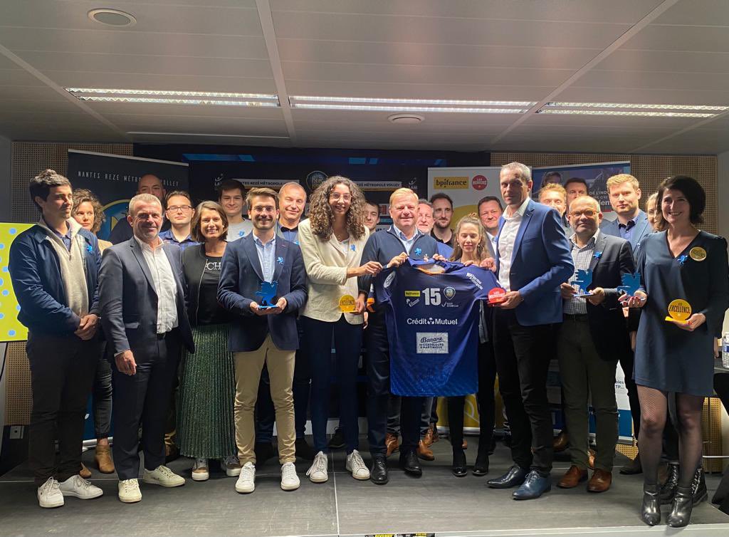 Allons enfants de l’industrie avec notre jeunesse 🇫🇷 qui se dépasse et qui excelle. Comme au @NRMV44 les fruits d’or d’aujourd’hui sont les trésors de demain <a href="/LaFrenchFab/">La French Fab</a> le10sport.com/omnisport/nant…