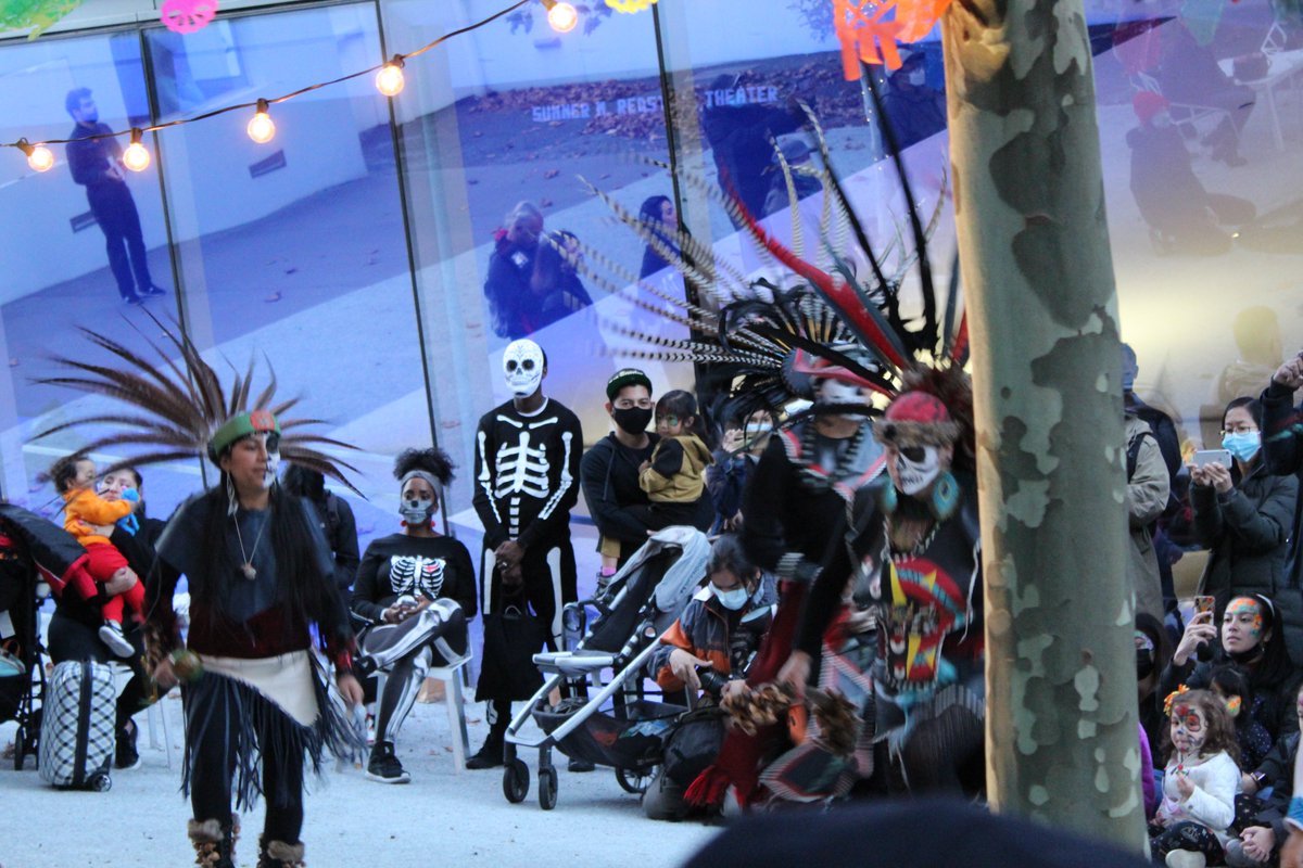 MovingImageNYC's tweet image. Get an overview of what's on at MoMI this November, starting with tonight's Day of the Dead celebration 💀🎻🌼🍂 Highlights include PARANORMAN in 4K, Noriaki Tsuchimoto retrospective, THE COTTON CLUB: ENCORE in #SeeItBig &amp;amp; more! movingimage.us/november-at-mo…