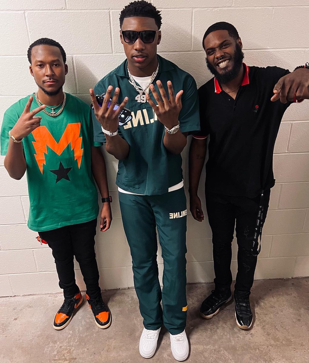 Pj_Wlkr's tweet image. Crazy as the FUCK🦅