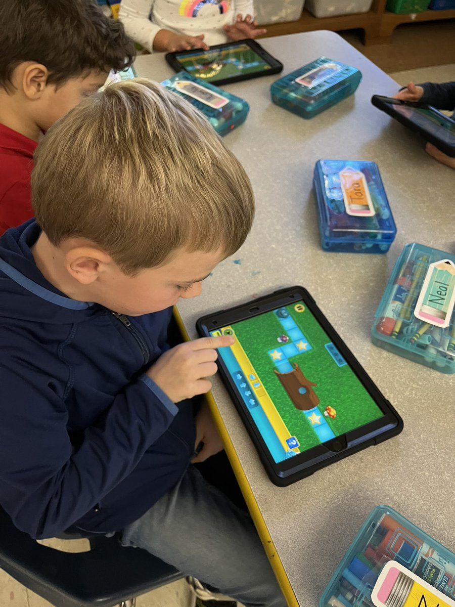 CStuetzFM's tweet photo. We learned a new app today with @mr_petemac - #Kodable ! The kids loved it! @FoxMeadowSchool #foxmeadowpride https://t.co/AFOmcaZtPG