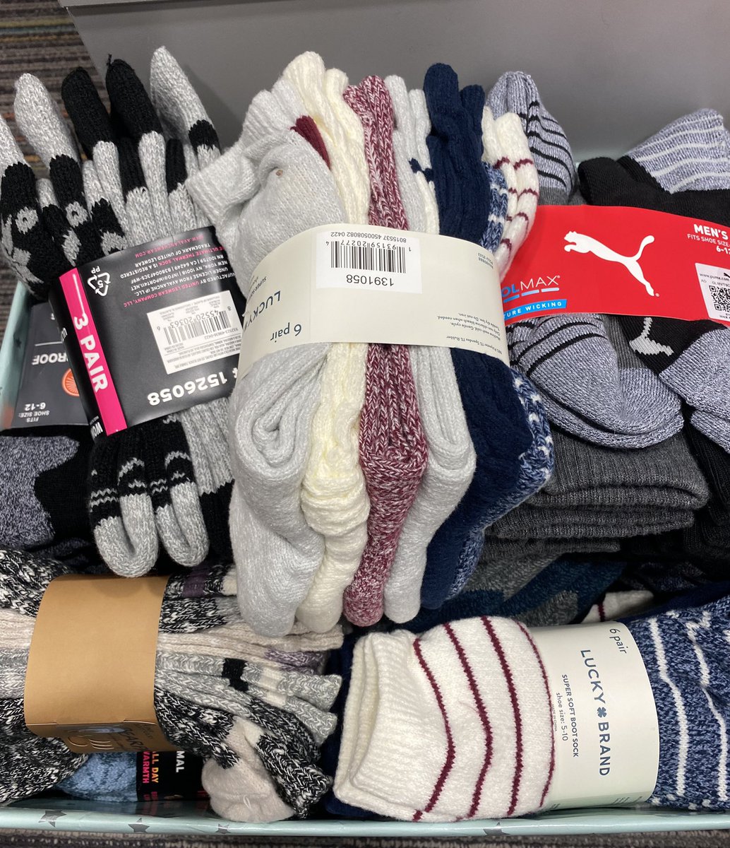 tnguyenpatel's tweet photo. So grateful for over 230 pairs of socks donated to @LoyolaStreetMed in partnership with @LoyolaCCGH’s Housing is Health week! These will definitely be put to good use. #streetmedicine #warmthiswinter #gotothepeople https://t.co/e8NxviIWmN