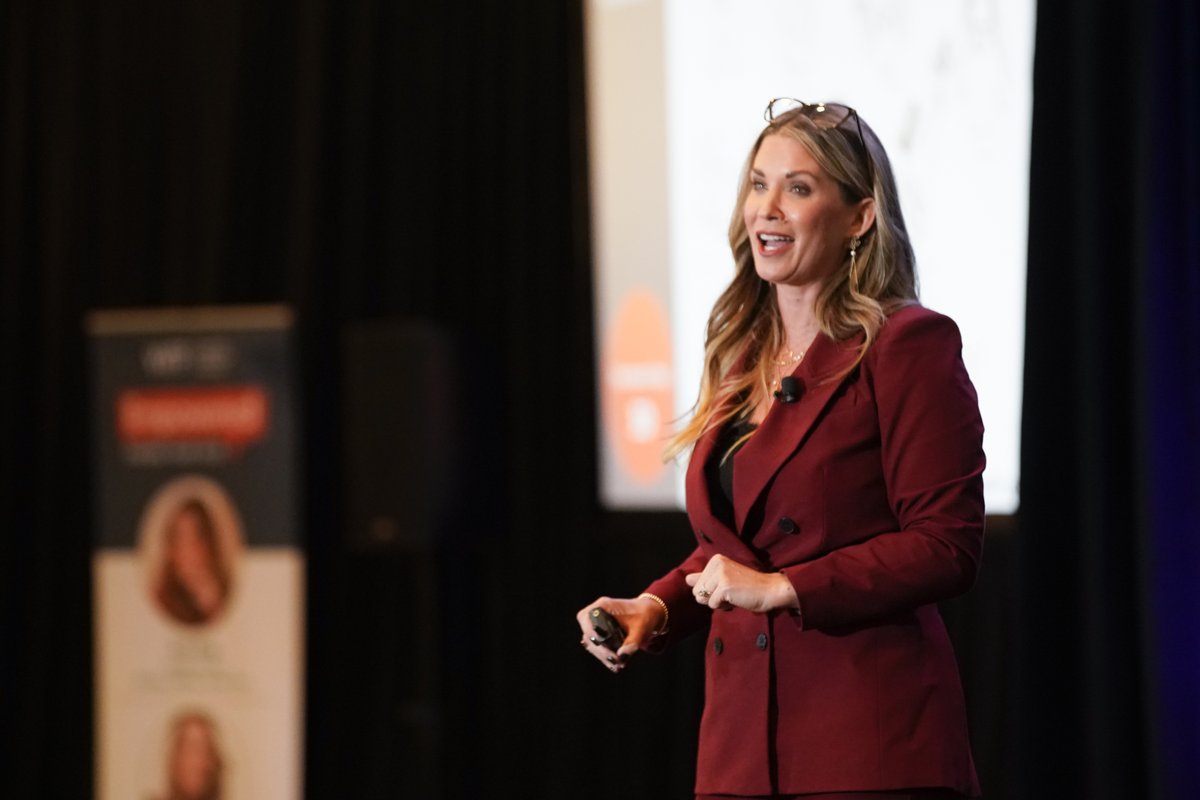 WFFHQ's tweet photo. "Instead of focusing on being happy, focus on what is fulfilling in your life." @tararenze #WFFLead https://t.co/MjG2hqu1TW