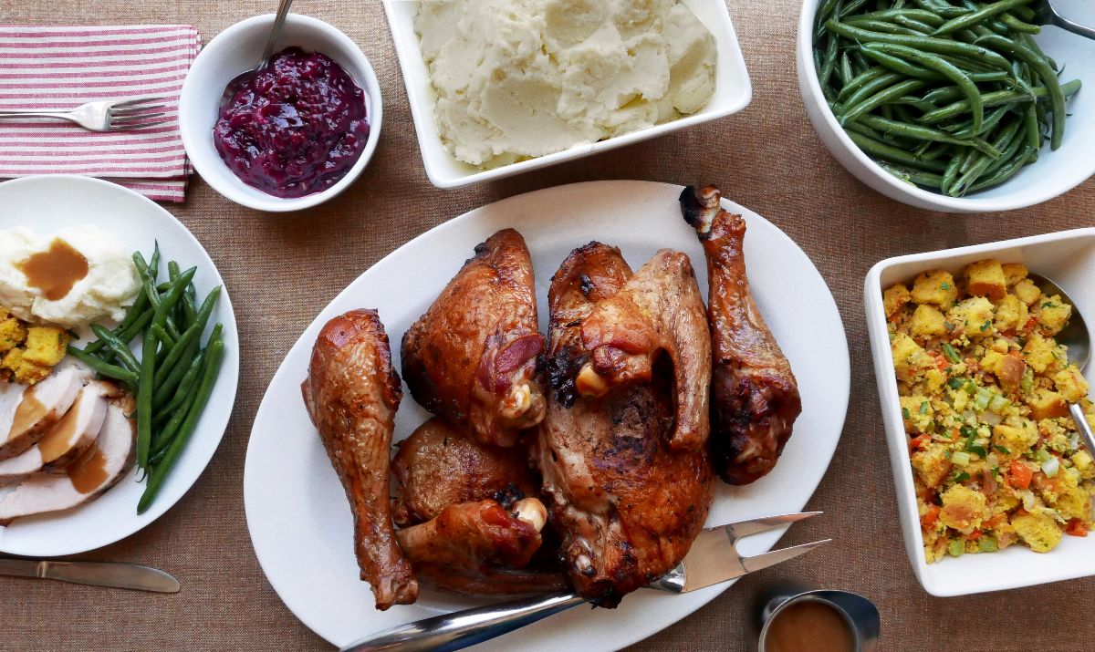 Thanksgiving pre-ordering is now open! Schedule your pickup before Nov. 19 to secure your Thanksgiving meals. - mailchi.mp/markethallfood…