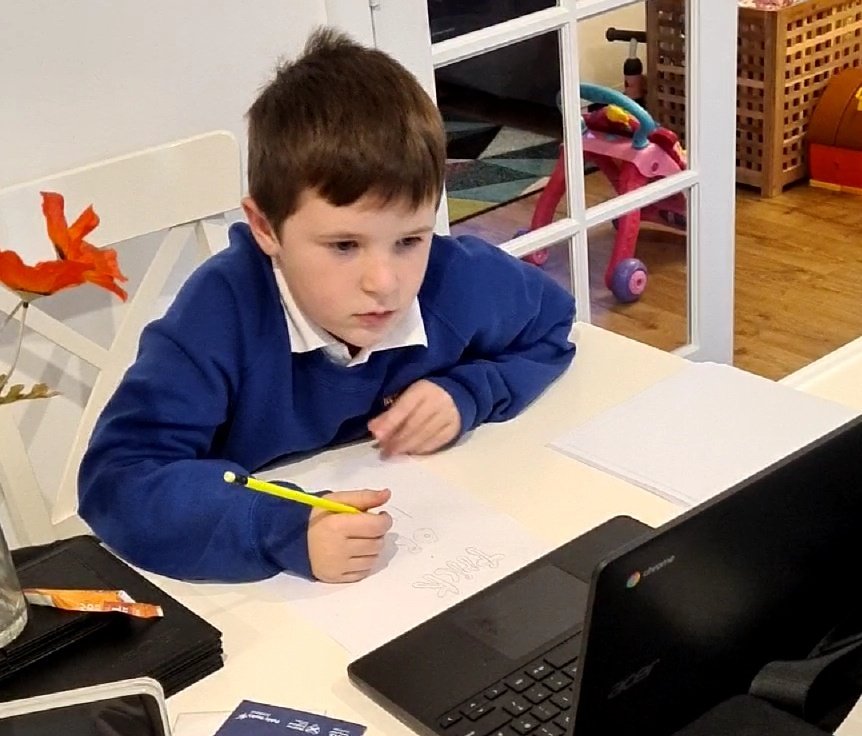 Loved watching Lucas set up his chromebook and settle down to do some step by step drawing afterschool 🥰 <a href="/MissLRobertson_/">Lucy Robertson</a> <a href="/NewtongrangePS/">NewtongrangePS</a>