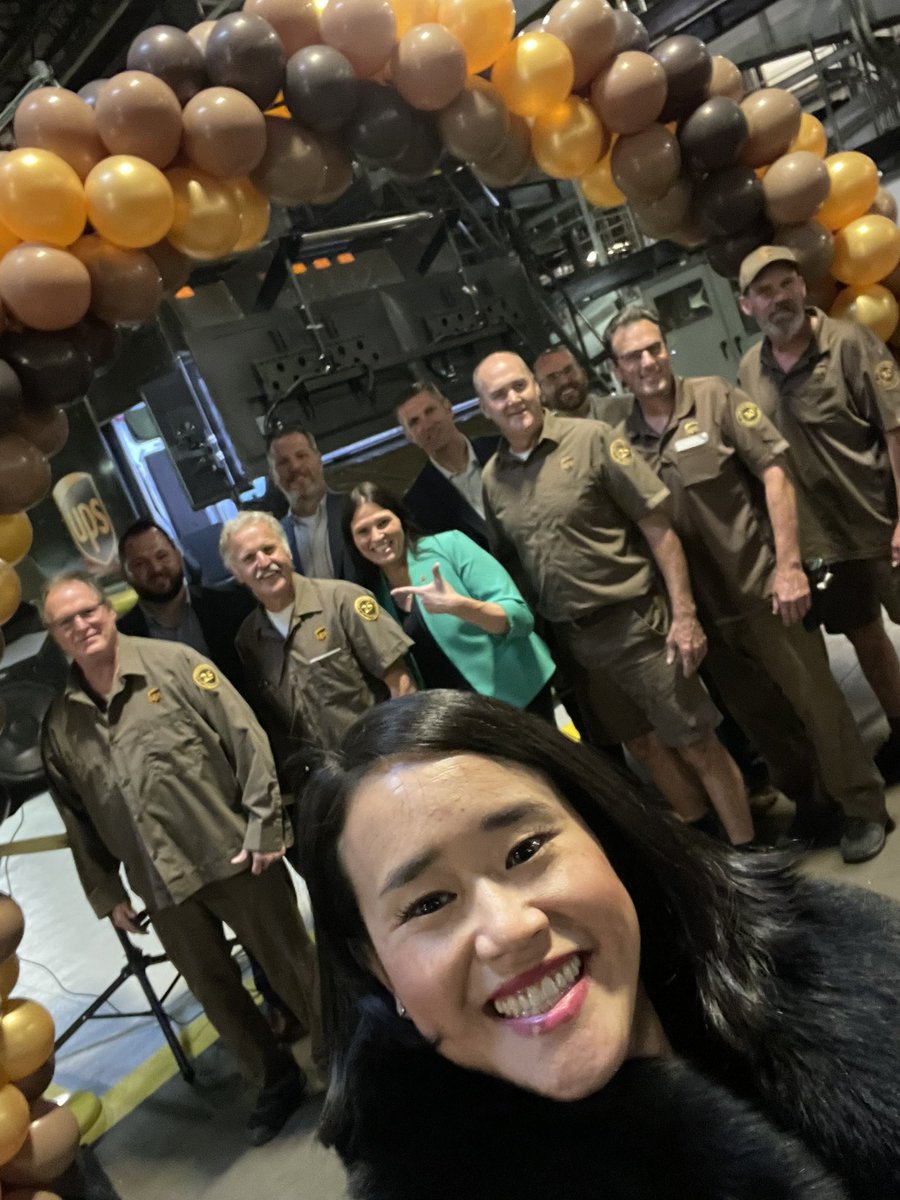Join me in welcoming our 1st UPS Driving Simulator in the Northern Plains District!  <a href="/NP_UPSers/">Northern Plains</a> Also, join me in congratulating our #CircleOfHonr Drivers in the Maple Grove, Minnesota facility!  #WeAreUPS <a href="/chriskorba22/">Chris Korba</a> <a href="/ericgriffin86/">Eric Griffin</a> <a href="/Czech_Matthew/">Matt Czech</a> <a href="/jonielle84/">Jonielle Kost</a>