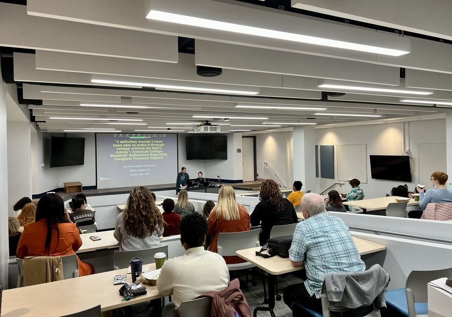 HDFS PhD candidate and 2022 Vira Kivett Award winner, Brittany Alligood presenting at the first HDFS colloquium for 2022-2023. Article published here:

journals.sagepub.com/doi/full/10.11…
