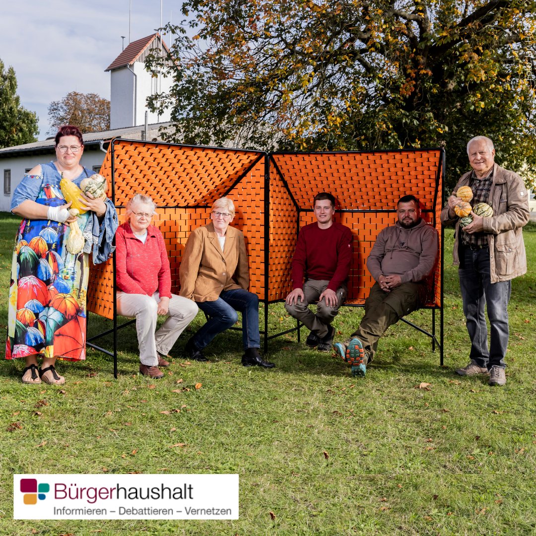 Kunst kann jetzt beauftragt werden!✔️
Ihr wollt einen Ort oder einen Mangel umgestalten?🤔
Mit der Initiative "Neue Auftraggeber" ist das möglich!🎊
Es wird gemeinschaftlich, lokal und nachhaltig verändert.🤝🏼

Zur Initiative und umgesetzten Projekten ➡️buergerhaushalt.org/de/article/die…