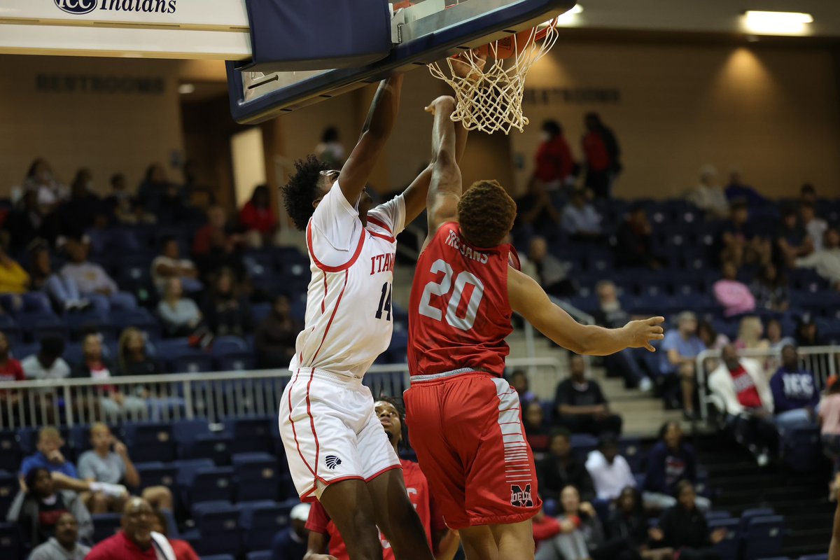 Ricusider's tweet photo. First college game last night…12 points, 5 rebounds, 2 blocks, and 1 body….most importantly, got the W. #JadenWebb #Itawamba https://t.co/tS8t1VrSf5