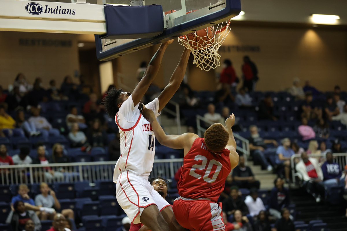 Ricusider's tweet photo. First college game last night…12 points, 5 rebounds, 2 blocks, and 1 body….most importantly, got the W. #JadenWebb #Itawamba https://t.co/tS8t1VrSf5