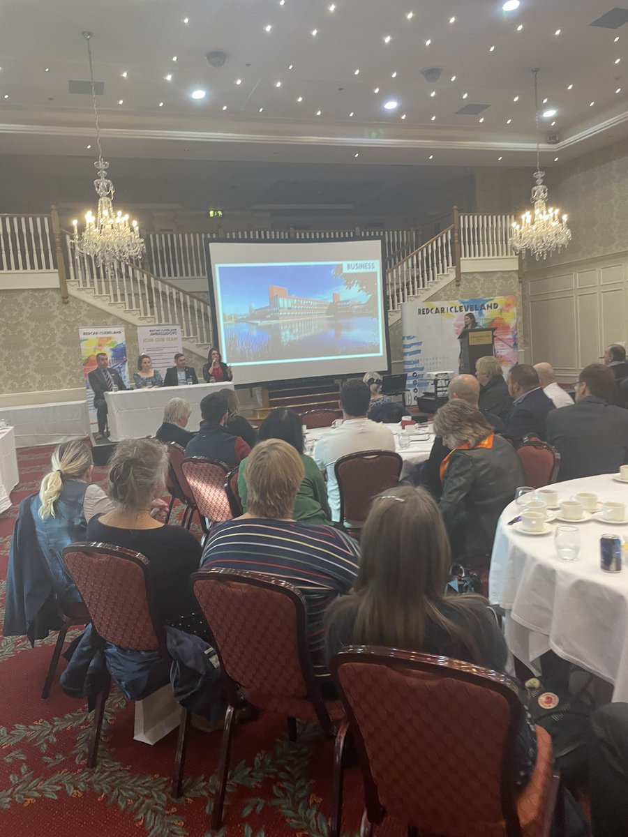 Becky_Marketing's tweet photo. What a fantastic morning at the #RCShowcase22. Lots of amazing companies to network with and plenty of delegates filling the room 😀. Thank you to @RCAmbassadors for a well organised and successful event! P.S. Love my badge!!

#lemontop #events #redcar https://t.co/6DWSznDfIt