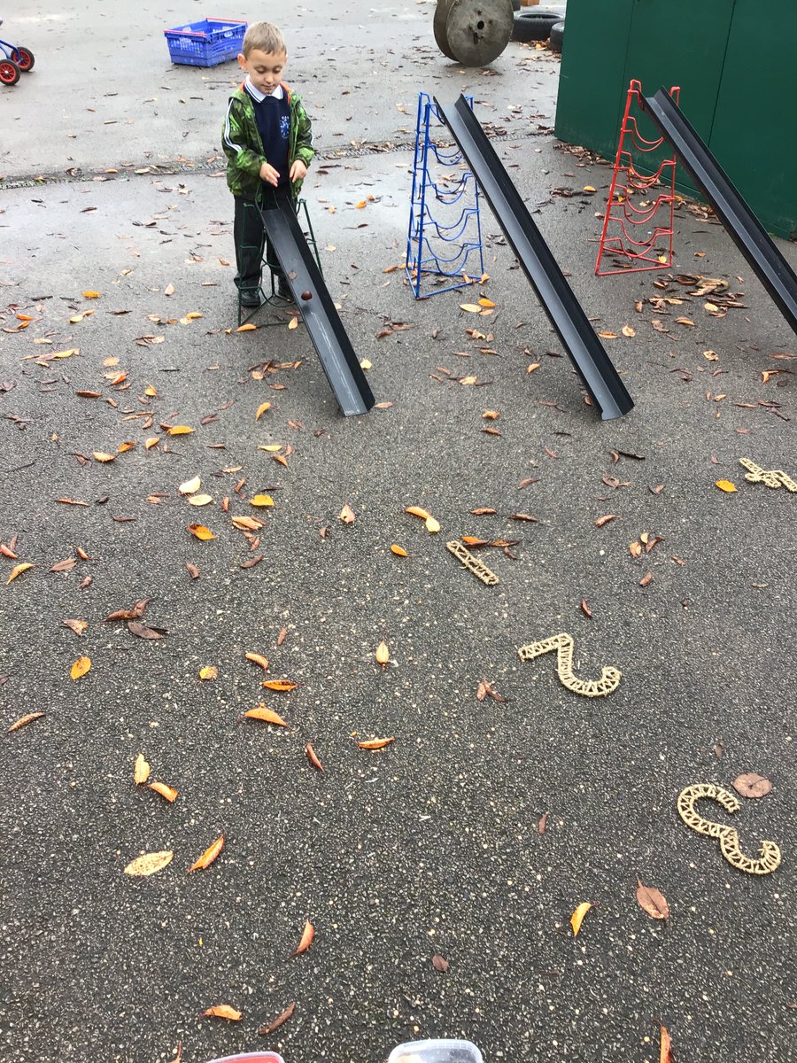 Nursery_BBSM's tweet photo. We have been very busy! This morning we enjoyed rolling conkers to see which number they landed on. This afternoon we have been talking about bonfire safety and created our own fireworks using soap foam and creative materials. #smbbmaths #smbbliteracy #smbbscience #smbbart https://t.co/9dWWzOTXt3