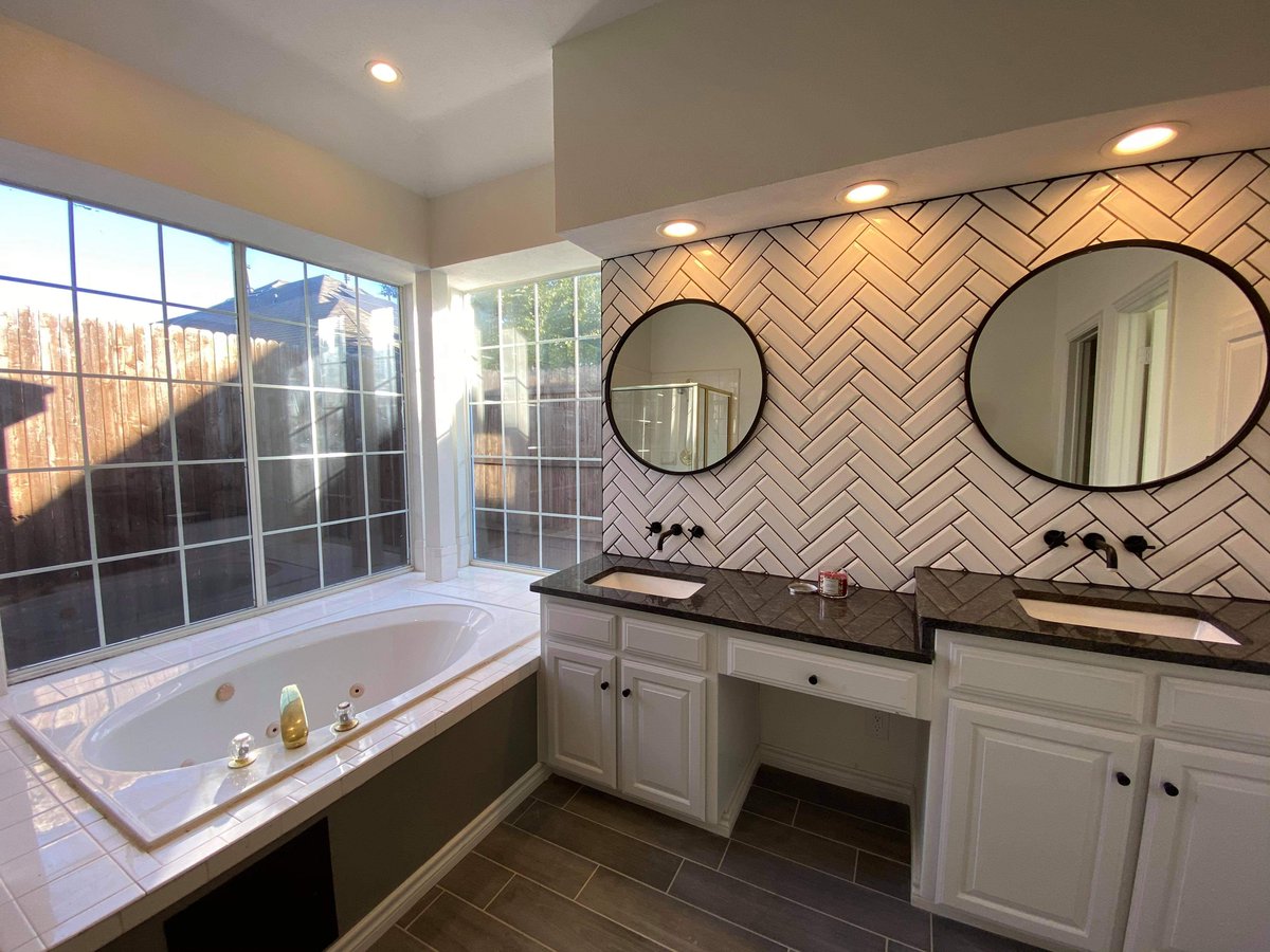 I bought a Hoarder House in 2020

It made me over 200k 

I wouldn't do it again 👇 https://t.co/vbjw8...