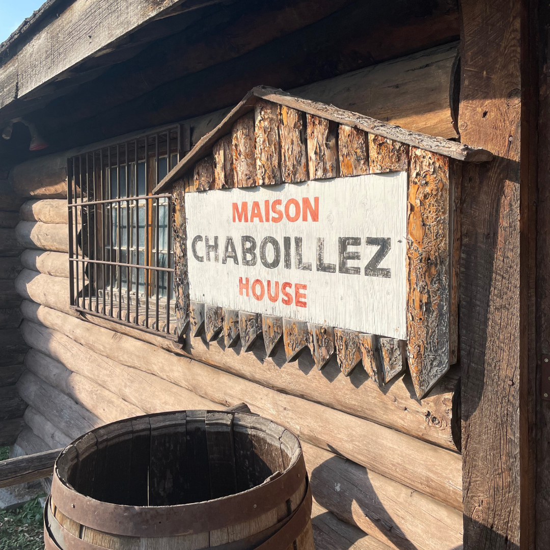 Just outside the fortress gates awaits Maison Chaboillez House. A quaint, rustic log house with a wood burning stove and the perfect ambiance for intimate gatherings.  This space is perfect for family dinners, corporate function or a shower! Seat 48
Contact us to book a tour.

#
