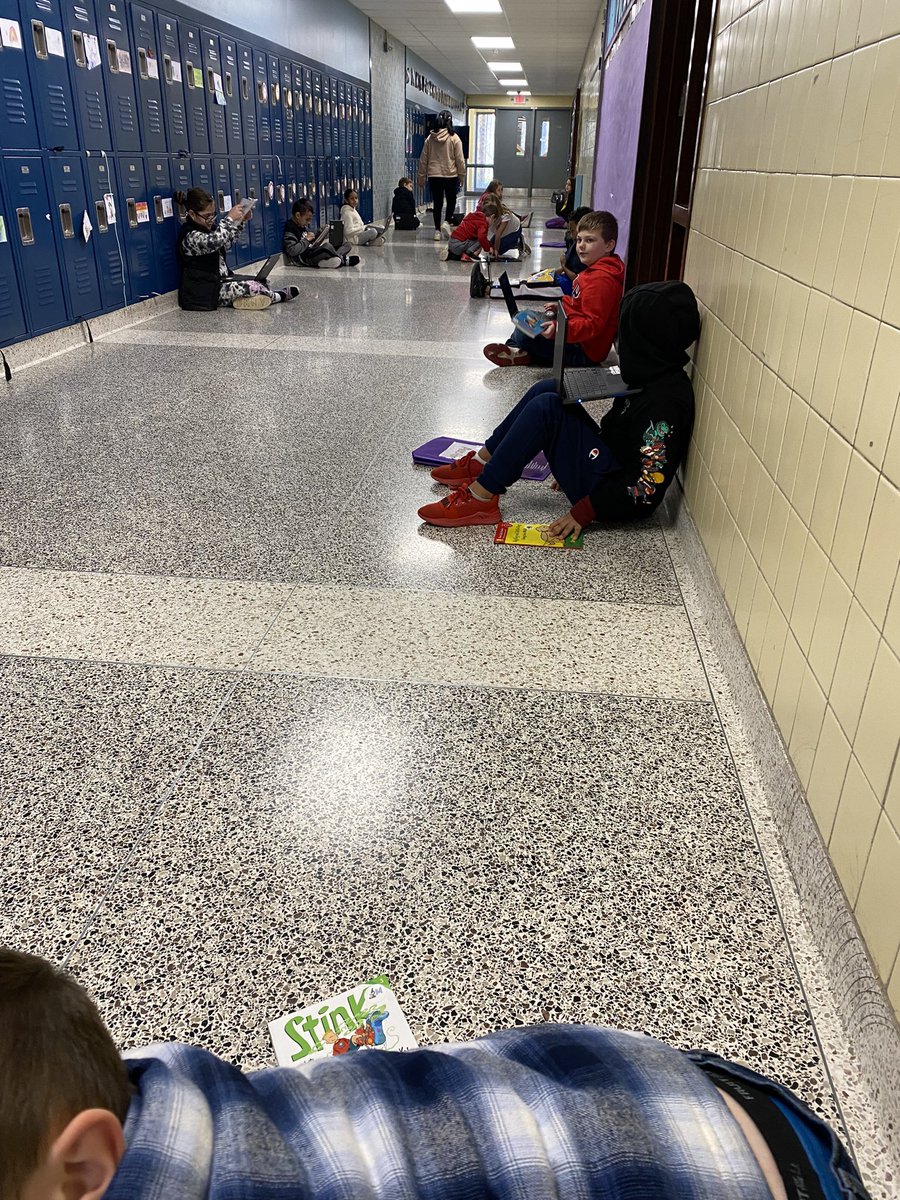 trishhues's tweet photo. When Literacy meets Tech it’s magical! Retelling their reading books using @padlet @mrsadamonis #proudtechcoach @FulmarsFinest https://t.co/DNIMv2zssX