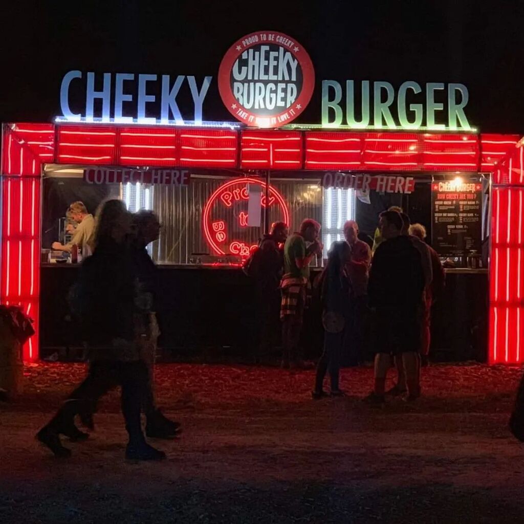 What's your plans for Bonfire Night?🧨 
Fireworks displays are back this year 🤩 and you will find us trading at the <a href="/wimbledonpark/">Elizabeth Chaplin</a> with <a href="/feast/">jairo piñeros</a>._.it on this Friday night. On Saturday, find us at the <a href="/yourallypally/">Alexandra Palace</a> Fireworks Festival! 🎆 Have a spectacul… instagr.am/p/CkdbyB6oLeS/