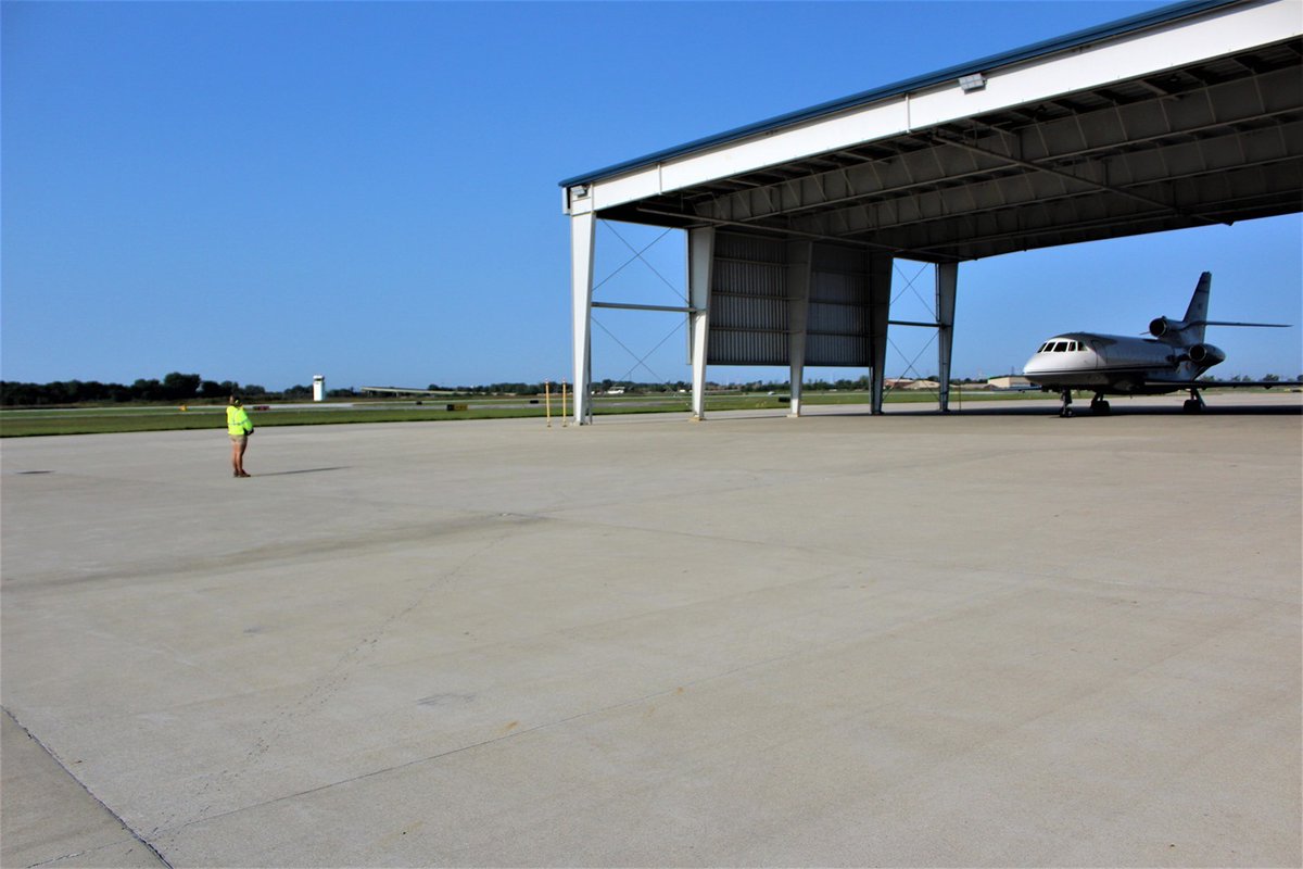 colemanaviation's tweet photo. We can have you airborne within minutes upon arrival with our discreet and convenient plane-side service with no ATC delays! You won't find that at other Chicagoland airports βοΈ
30 min to downtown Chicago
https://t.co/9j07WSoG64
#bcoleman #aviation #chicago #bizav #bizjet https://t.co/GBOforWP8m