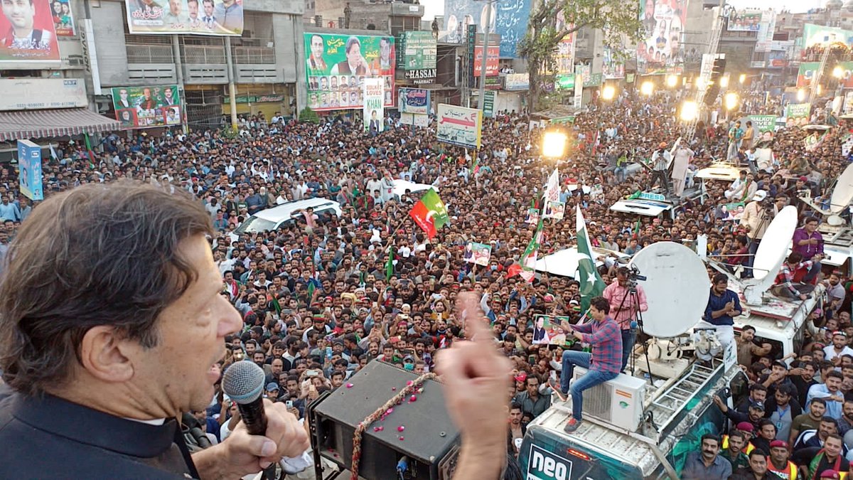 Today mashaAllah great reception at Ghakkar Mandi for our Haqeeqi Azadi March. What I am witnessing on the GT Road I now have no doubt that Pindi and Islamabad will break all records of public gatherings in Pakistan.