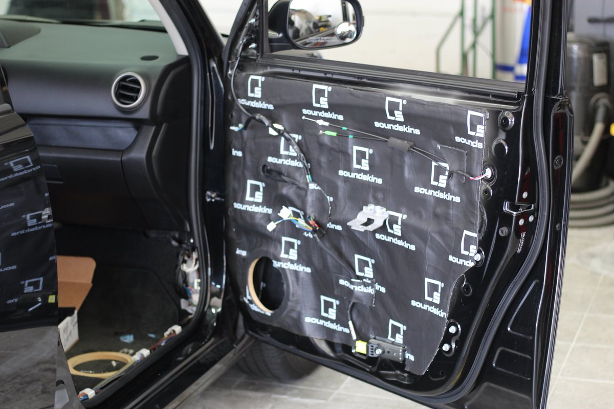 CAR_STEREO's tweet photo. Sound deadening! @Jessica98612967 https://t.co/0mgtoorEli