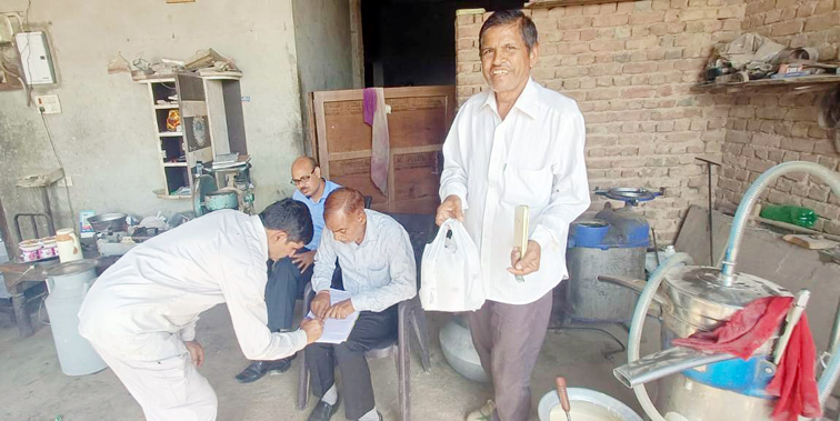 हनुमानगढ़। क्रीम का सैम्पल हुआ फेल, विक्रेता पर होगी कानून कार्रवाई
Complete News : facebook.com/IEChanumangarh…

<a href="/fssaiindia/">FSSAI</a>
<a href="/Food/">Food</a> Safety and Standards Authority of India
@FSSAI
@Save Food Share Food, an initiative by FSSAI
<a href="/fssai/">vijay rajmohan</a>_group_of_india 
@fssai_safefood
