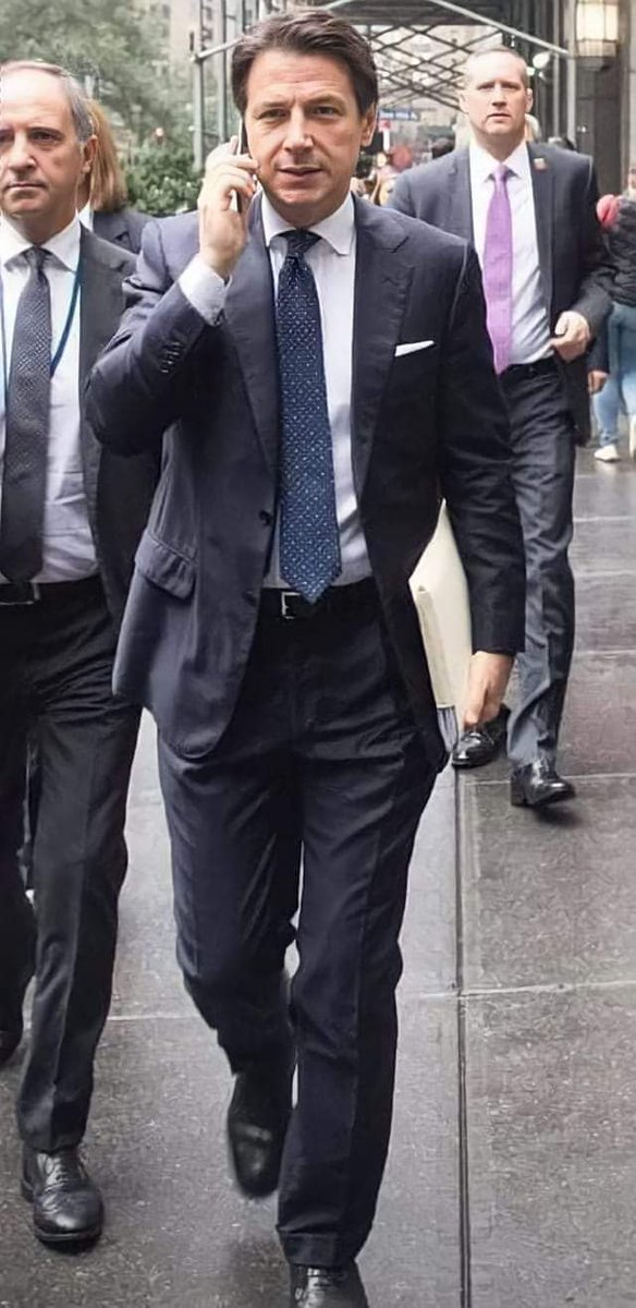 claudiodamico72's tweet photo. #MarcoTravaglio:👇

"Per la prima volta dopo 30 anni l'Italia può Vantare un #Politico come Giuseppe Conte che mette al #primoposto il bene dei Cittadini e non degli Affaristi".

#ContePresidente 
#dallapartegiusta https://t.co/68HAgAZjno