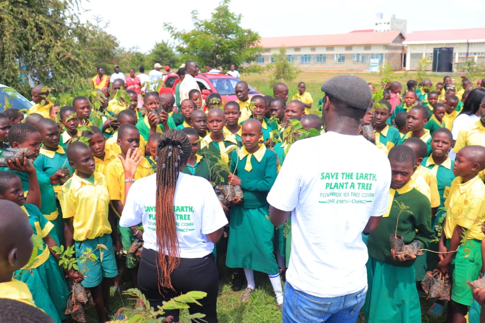 CharityShekinah's tweet photo. Everywhere we go, we make the world better.
With our words and with our actions.
@evakimathi @KeForestService  @Dedankm @lindamazingira @cookswelljikos , @Workmate  @QuetuStudentsResidence, @NarecNgo @KEFRIHQ @BackUpStrong1 https://t.co/Nb0YcZAVEh
