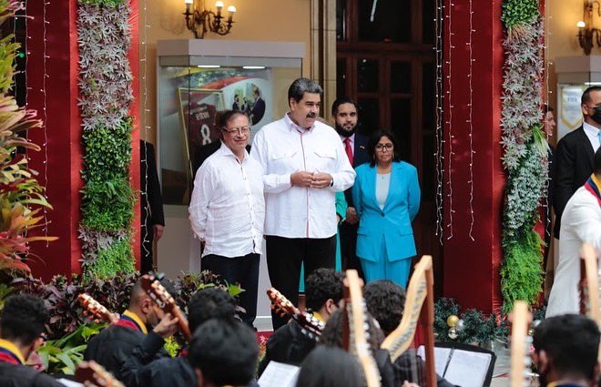 No pudieron ni podrán romper los lazos que unen a dos naciones hijas de la misma espada libertaria. Iniciamos un nuevo ciclo sepultando para siempre el fantasma de la traición. El impacto de este encuentro se verá reflejado, más temprano que tarde, en el bienestar de los pueblos.