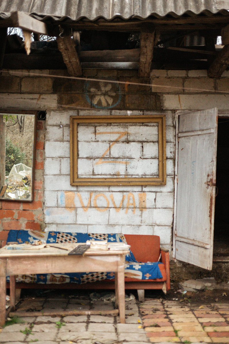 alinatyulyu's tweet photo. Found in a house where #russiansoldiers where living in Synychyne. #ukraine #ua
#standwithukraine #ukrainestrong 
#russiaisaterroriststate #ukrainewar
#donbass #war #russianpropoganda https://t.co/Z6B6GPoOhK