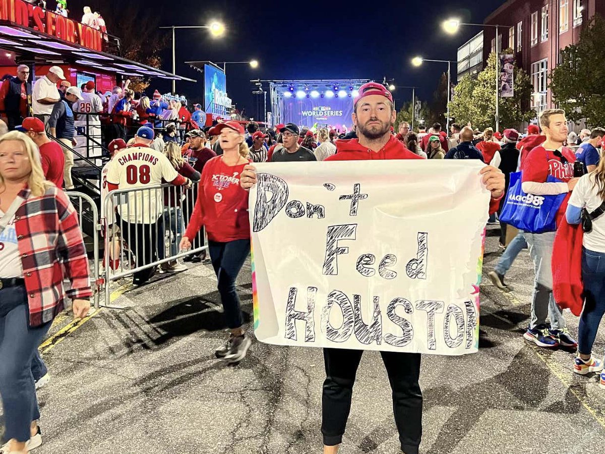 Don't Feed Houston: A Bunch Of Legendary Philly Restaurants Are Turning Down Catering Orders For The Astros While They're In Town barstoolsports.com/blog/3442269/d…