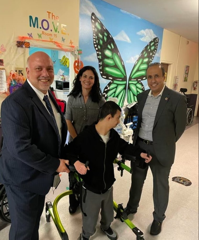 Orphanpharmacy1's tweet photo. The Maksoud Foundation supports the Move program.
Hossam Maksoud the Chairman of the Maksoud foundation visited Constructive Partnerships (CP) Unlimited in Staten Island, NY.The Maksoud foundation donation will go towards purchasing an e-pacer 
https://t.co/1gTP2PLh8Y https://t.co/NoNk9nJAWD