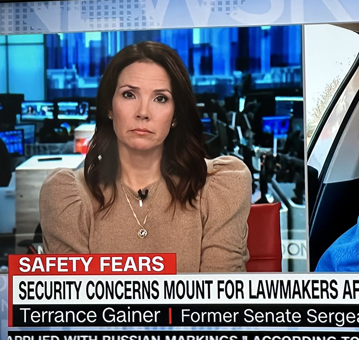 fatboy_ant's tweet photo. I ♥️ @EricaRHill ‘s wardrobe and shows you she’s ready to tackle the issues on @cnnbrk #cnn https://t.co/ZbTMLKlocc