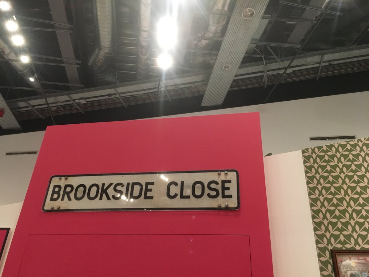 fimcfarlane86's tweet image. Well, seeing as today is the @Channel4 #Channel4At40 birthday to @MuseumLiverpool #wondrousplace gallery was called for to see the #brooksideclose #brookie sign 

One of those shows everyone in the North West was watching growing up. Happy birthday channel 4
