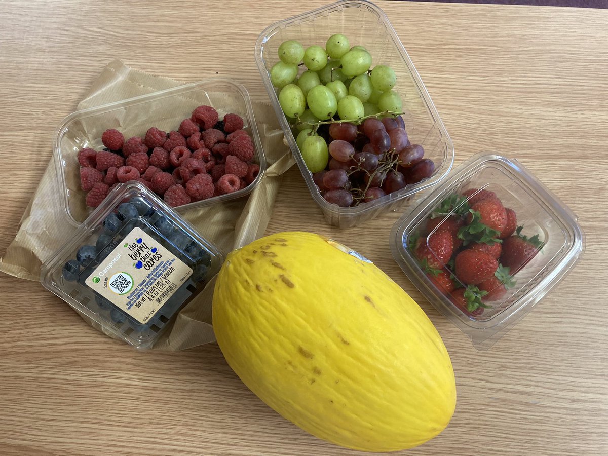 greenmphd's tweet photo. Great trip to the Liverpool @AlexRoseCharity project so far - wonderful to hear the ways families benefit and how fulfilling Paul the greengrocer finds it. Now enjoying this local produce bought from the fresh fruit and veg van. Thanks for hosting us, #bellevale children’s centre https://t.co/cfygWULph5