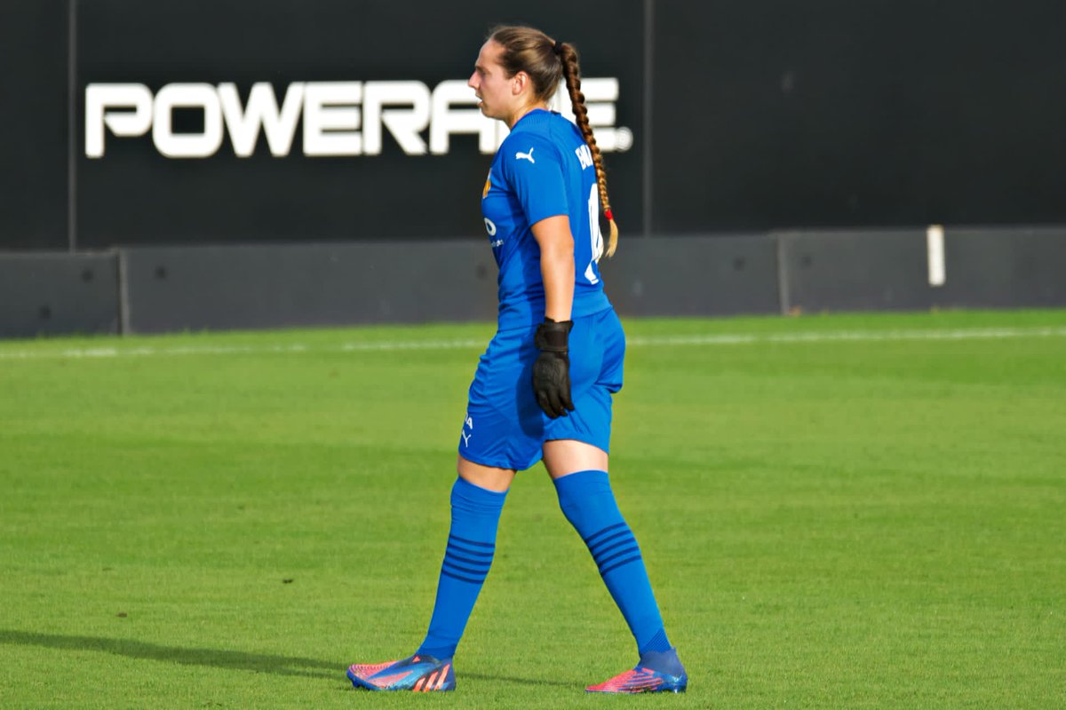m_mram64583242's tweet photo. Hoy alas 21 horas, Jornada 1 anulada por incomparecencia de las árbitras.vamos equipo a por ese +3 @VCF_Femenino ,@Academia_VCF ,@DAZN_ES ,@LigaF_oficial ,@ https://t.co/X7l0XAbxZ4